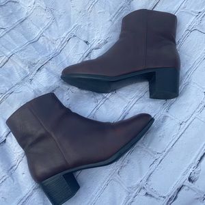 HOPP Zip-up Ankle Boot size 7.5